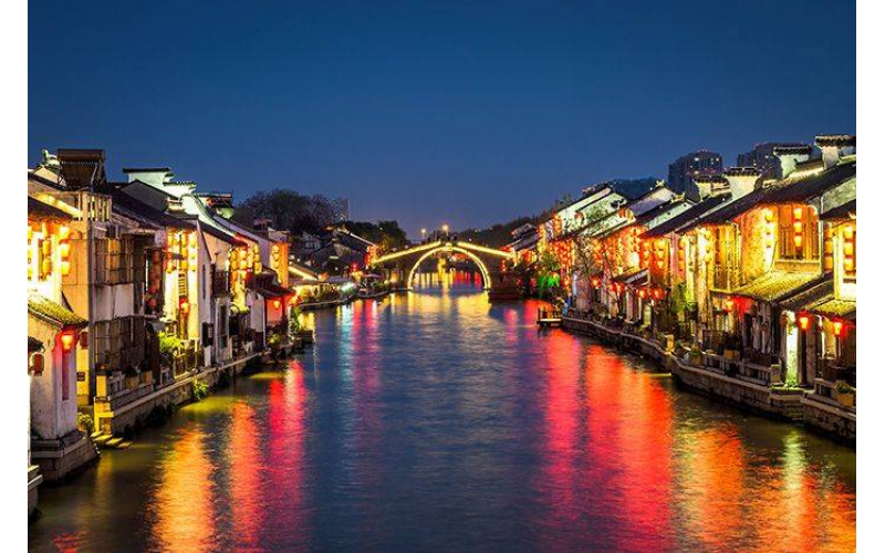 文旅夜游燈光應(yīng)該怎么做才能帶來更多的游客？